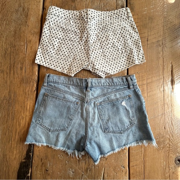 GAP Bundle of 2 Denim Cut Off Shorts - Picture 2 of 4